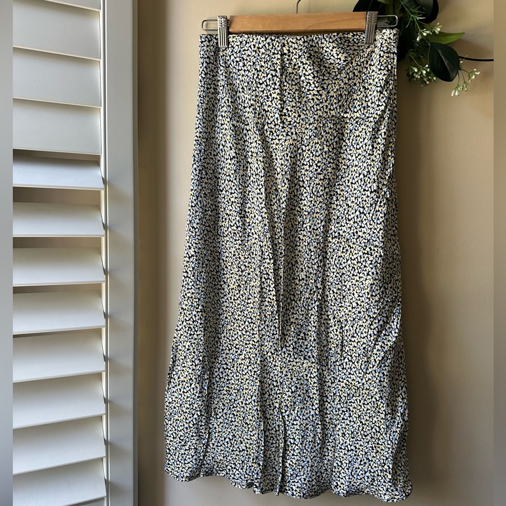 H&M Skirt - Picture 6 of 12